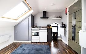 Chic & Trendy Studio